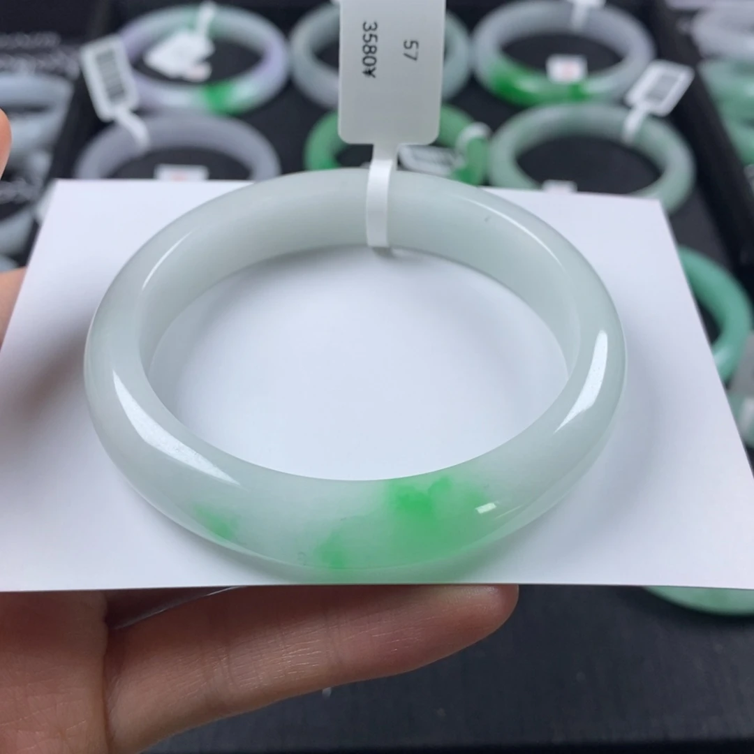 未镶嵌手镯款定制翡翠