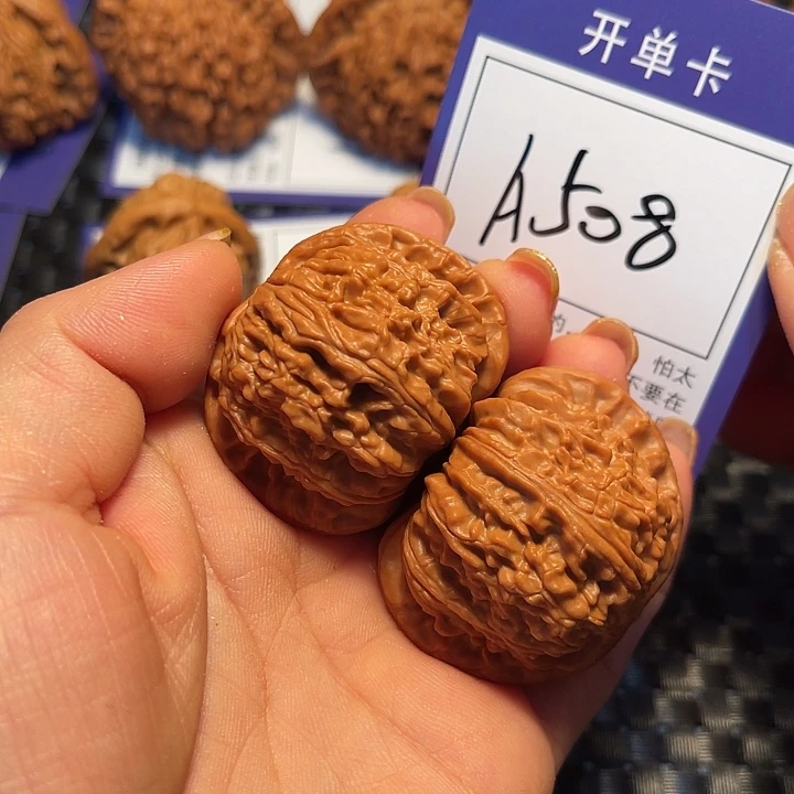 桃核把件43狮子A508