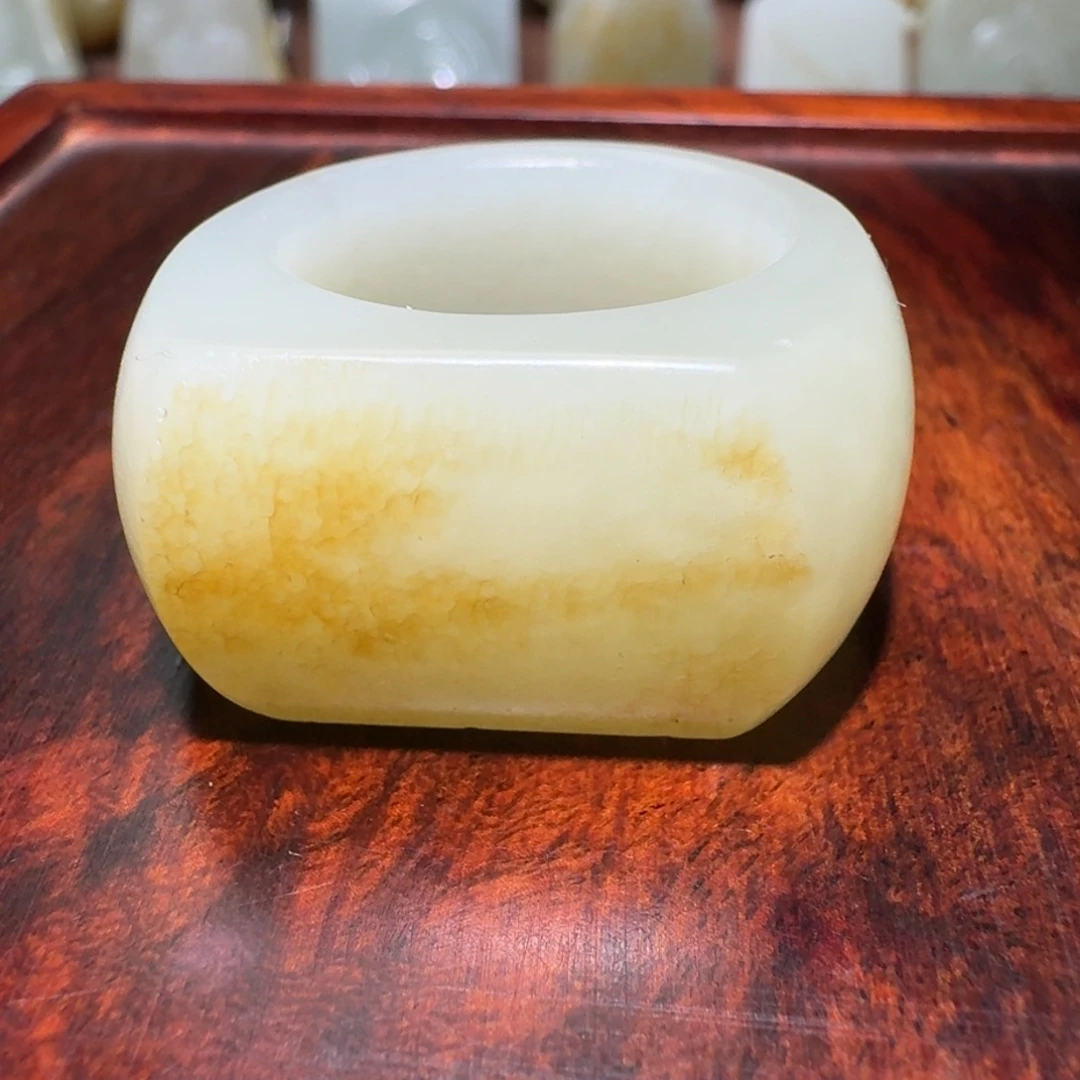 和田玉未镶嵌戒指