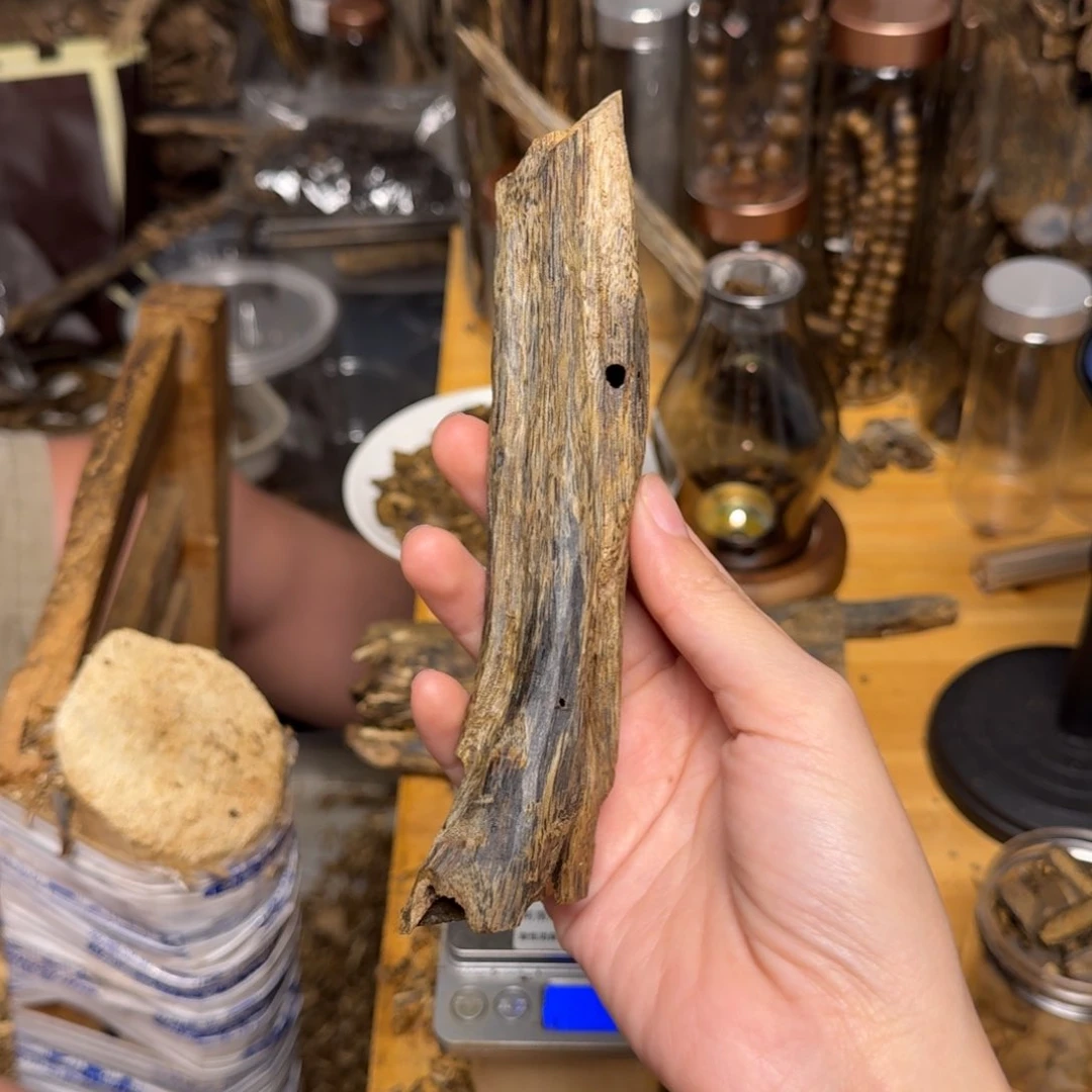 沉香碎屑沉香紫棋块料34克