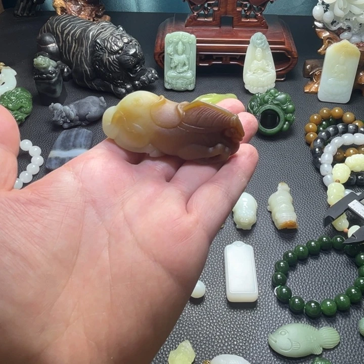 浪***度和田玉未镶嵌颈饰