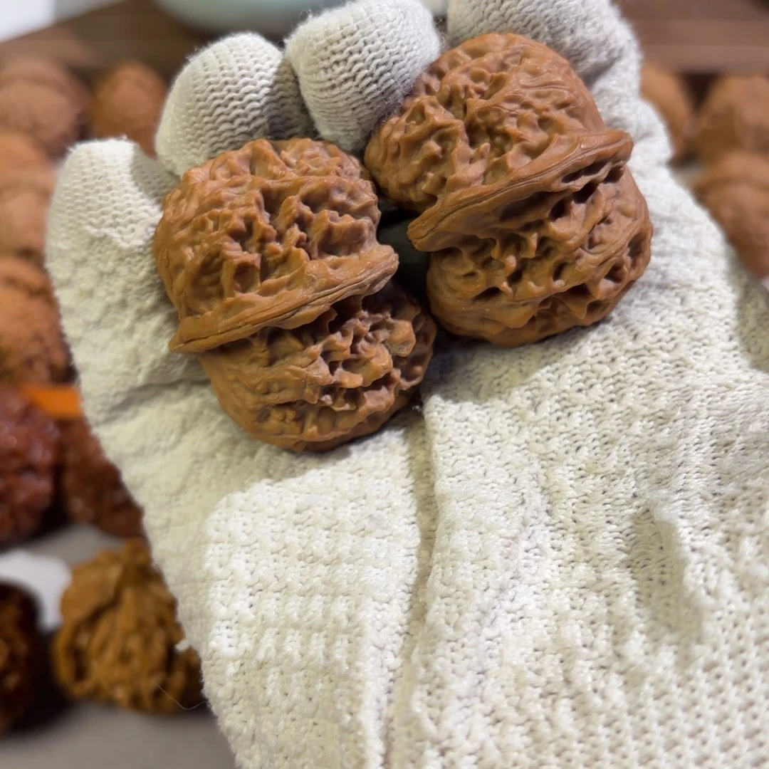 文玩核桃吊坠边39肚42野生元宝