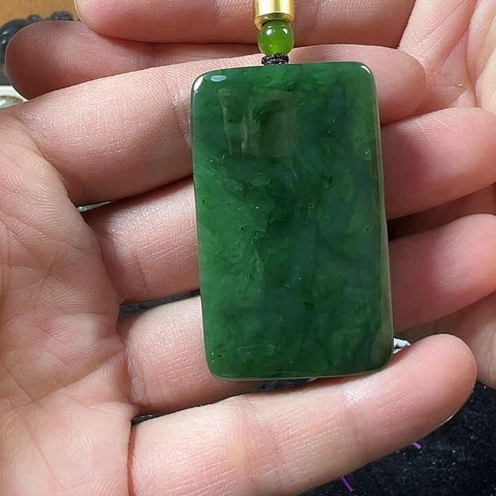 玉***，和田玉未镶嵌颈饰