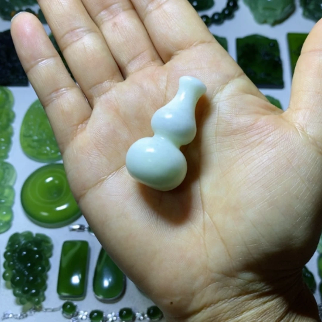 【闪购商品】未镶嵌蛇纹石玉颈饰