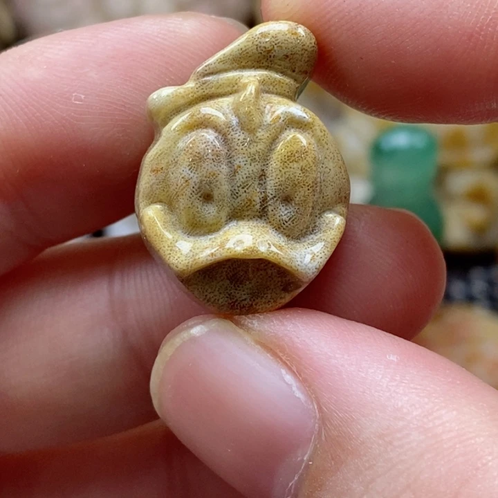 硅化珊瑚（珊瑚玉）颈饰未镶嵌小吊坠