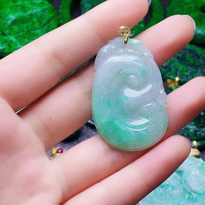 翡翠18K金镶嵌颈饰多样性