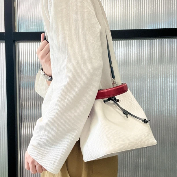 95新 LouisVuitton/路易威登 【龙】60 0657 白色抽绳水桶包