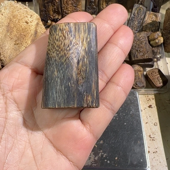 沉香吊坠绿棋楠沉香吊坠13.6克