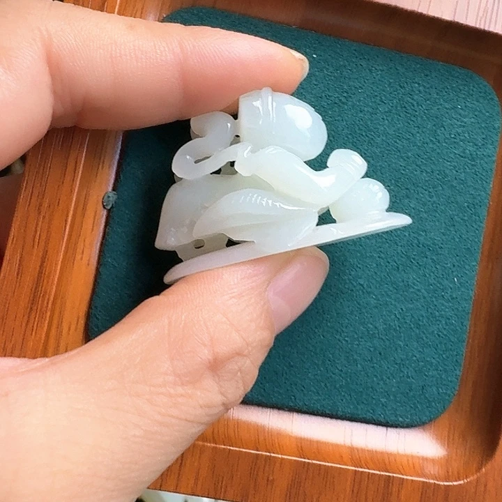 只***福瓷片新号开播瓷盘一件