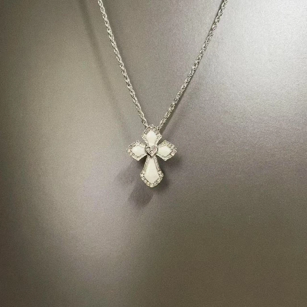 合金亚克力项链 Vintage古着 Hollow chest cavity项链