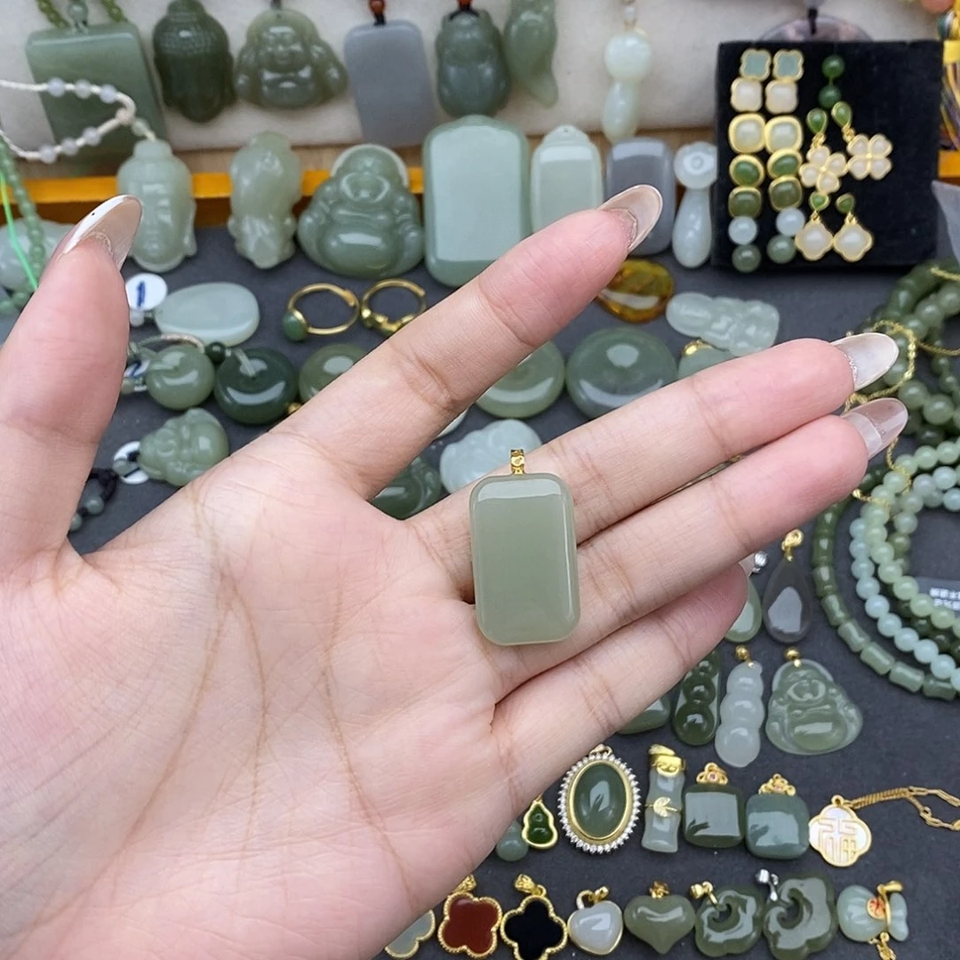 吊坠(不含链)18K金镶嵌和田玉