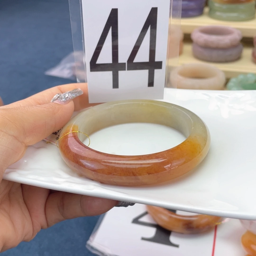 石英质玉未镶嵌手镯62圈