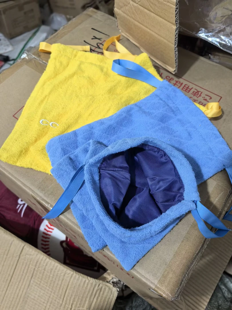小号毛巾料抽绳收纳袋尺寸：25*16