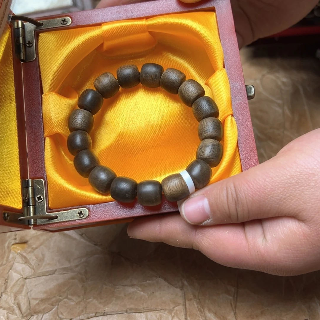 大叶紫檀（黑酸枝木类）