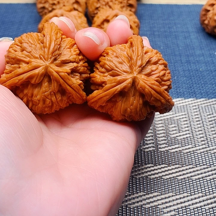 茶***淡文玩核桃吊坠三棱