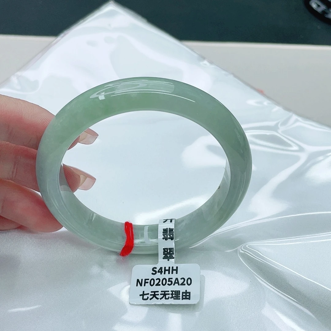 翡翠手镯未镶嵌正57