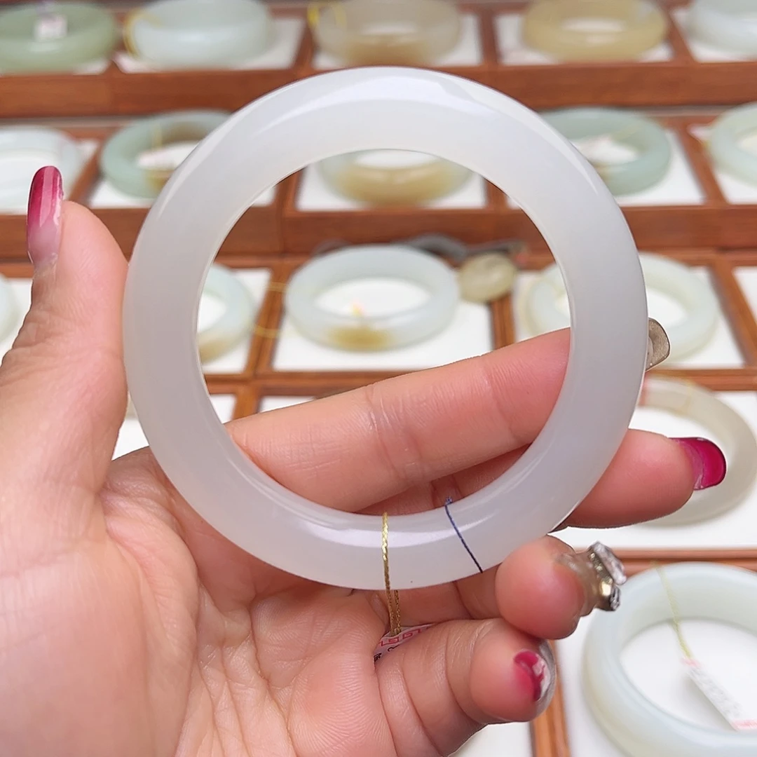 和田玉手镯未镶嵌56.9