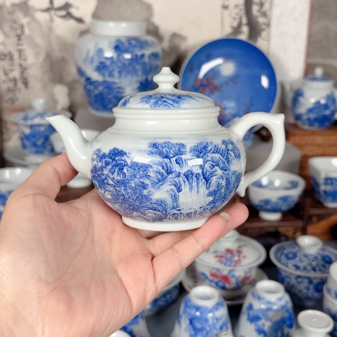 ****逼青花瓷器手绘作品陶瓷壶
