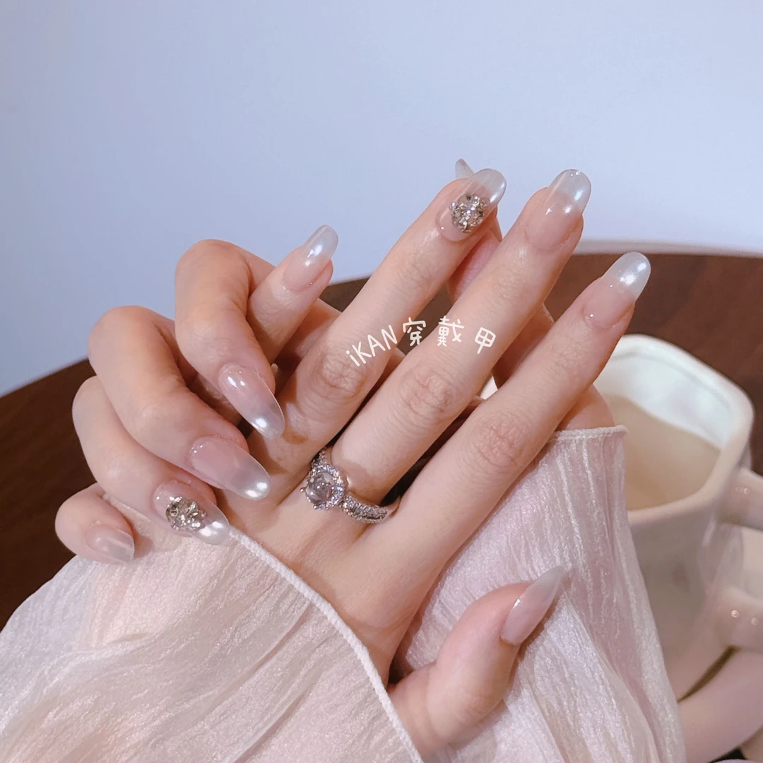 iKAN冰透裸色追光猫眼带钻高级感纯欲显白穿戴甲美甲贴片30