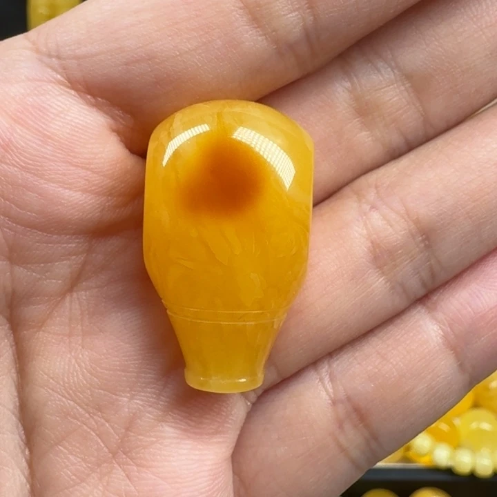 蜜蜡未镶嵌珠宝奇石