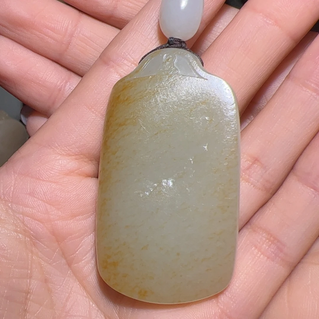 随***缘和田玉未镶嵌颈饰