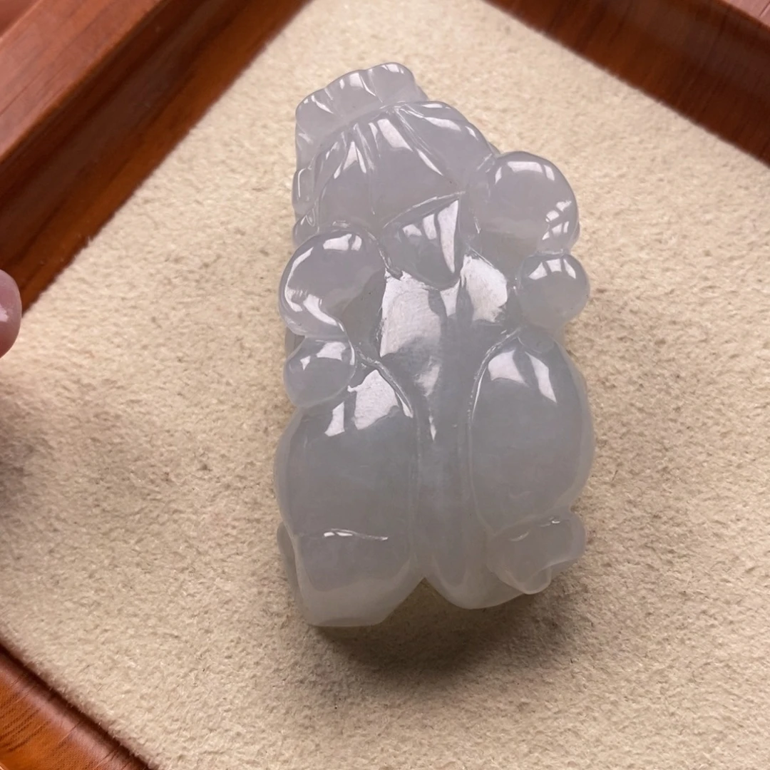 翡翠未镶嵌颈饰如意貔貅