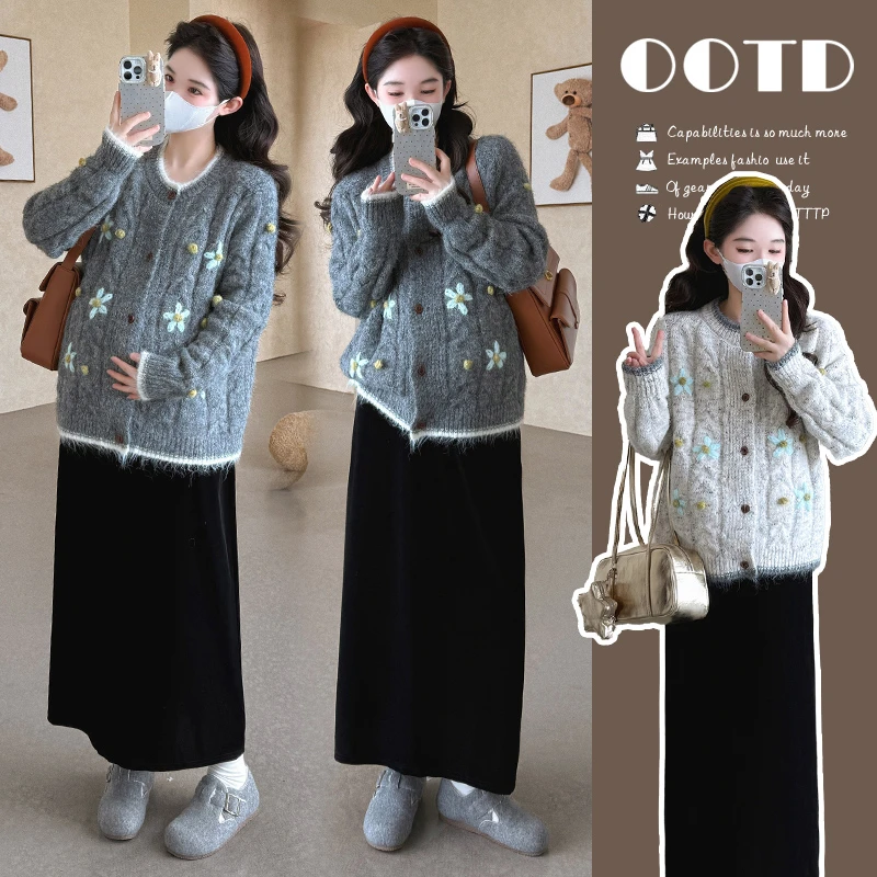孕妇套装2025秋冬款韩系手工花朵毛衣开衫搭配半裙两件套装