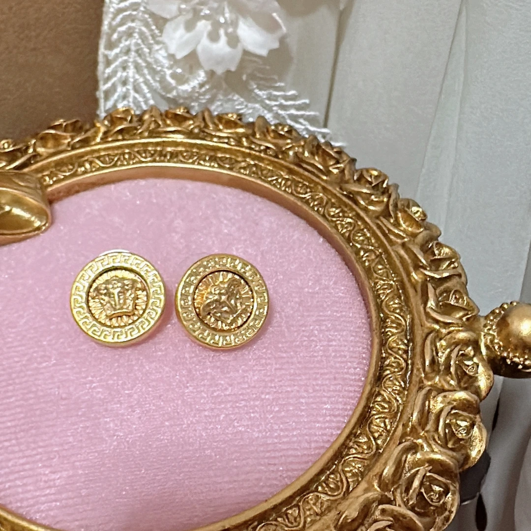 铜合金锆石耳饰 铜合金锆石耳饰 金色微镶女法式气质轻奢高级感