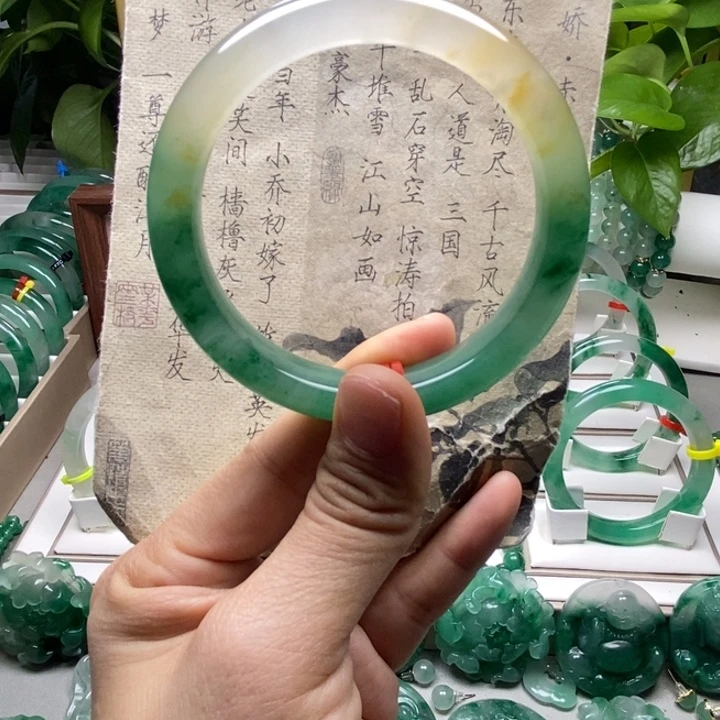 石英质玉未镶嵌手镯