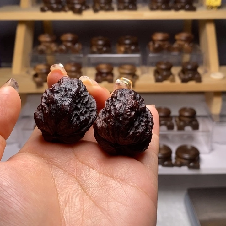 文玩核桃吊坠36七彩龙脊妖蟾