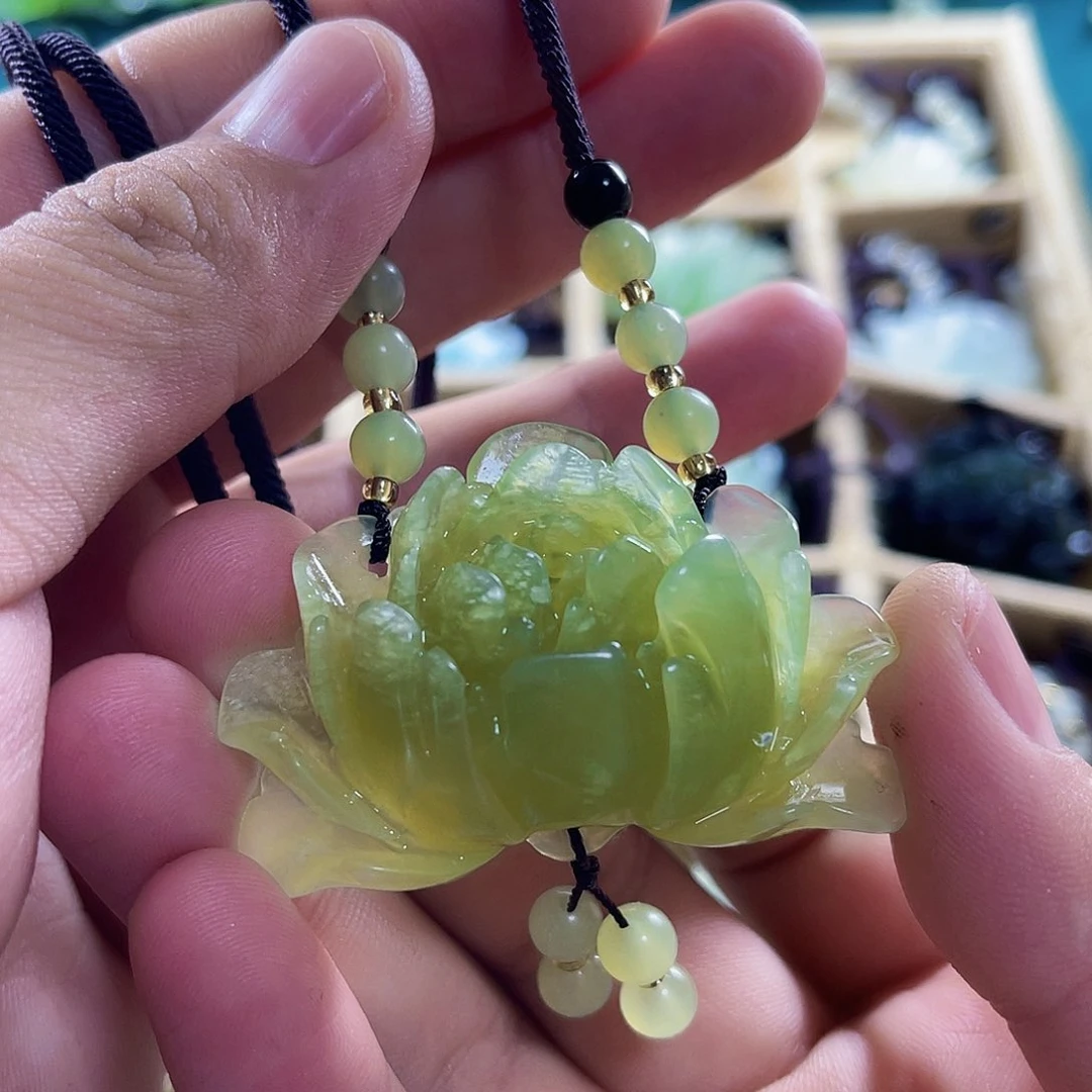蛇纹石玉未镶嵌挂件
