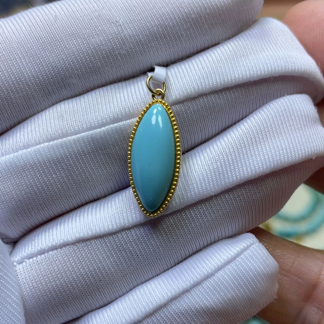 绿松石18K金镶嵌挂件