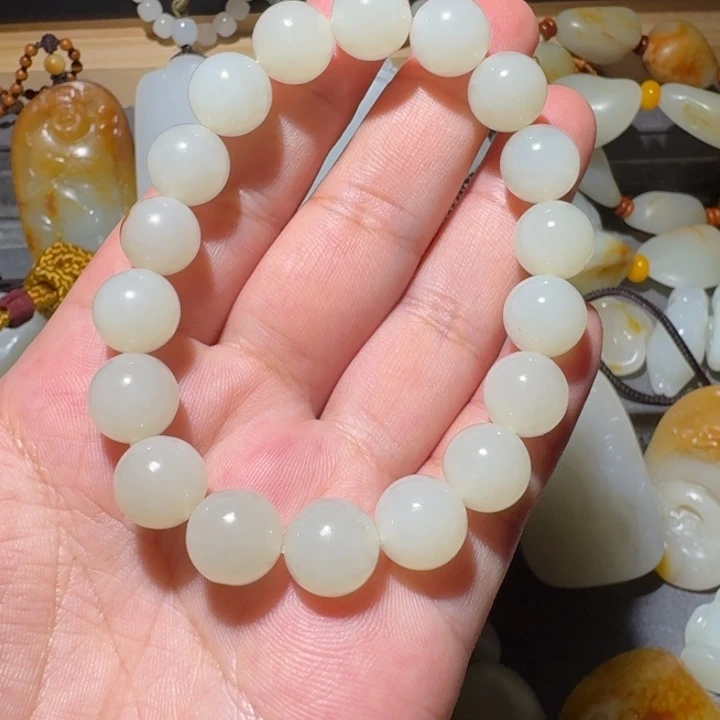 颈饰未镶嵌和田玉（糖玉）