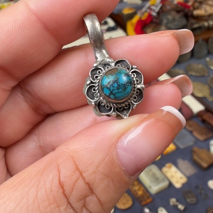 金属材质卡子配件一个