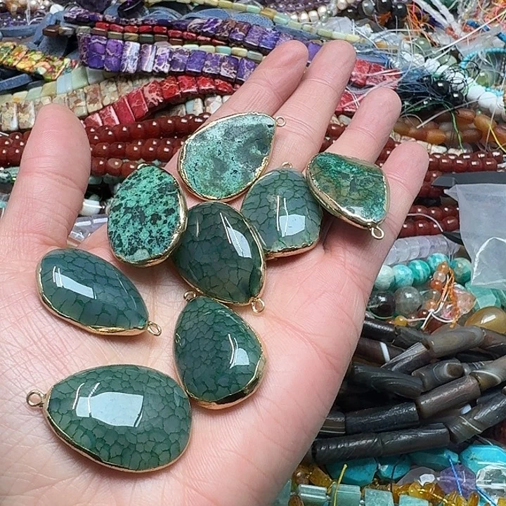 玛瑙/玉髓未镶嵌珠宝半成品一个龙鳞玛瑙吊坠