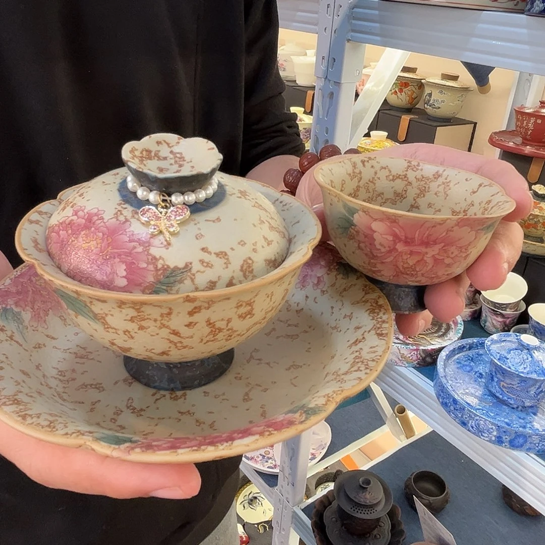 这些盖碗很漂亮！！！