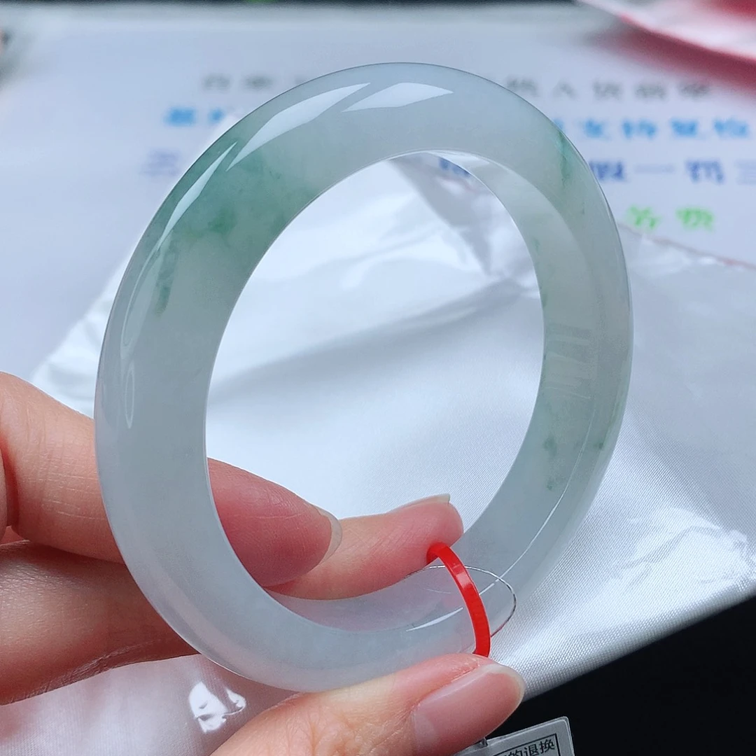 翡翠手镯未镶嵌58圈