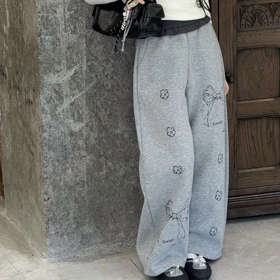 6031儿童涂鸦针织弯刀裤