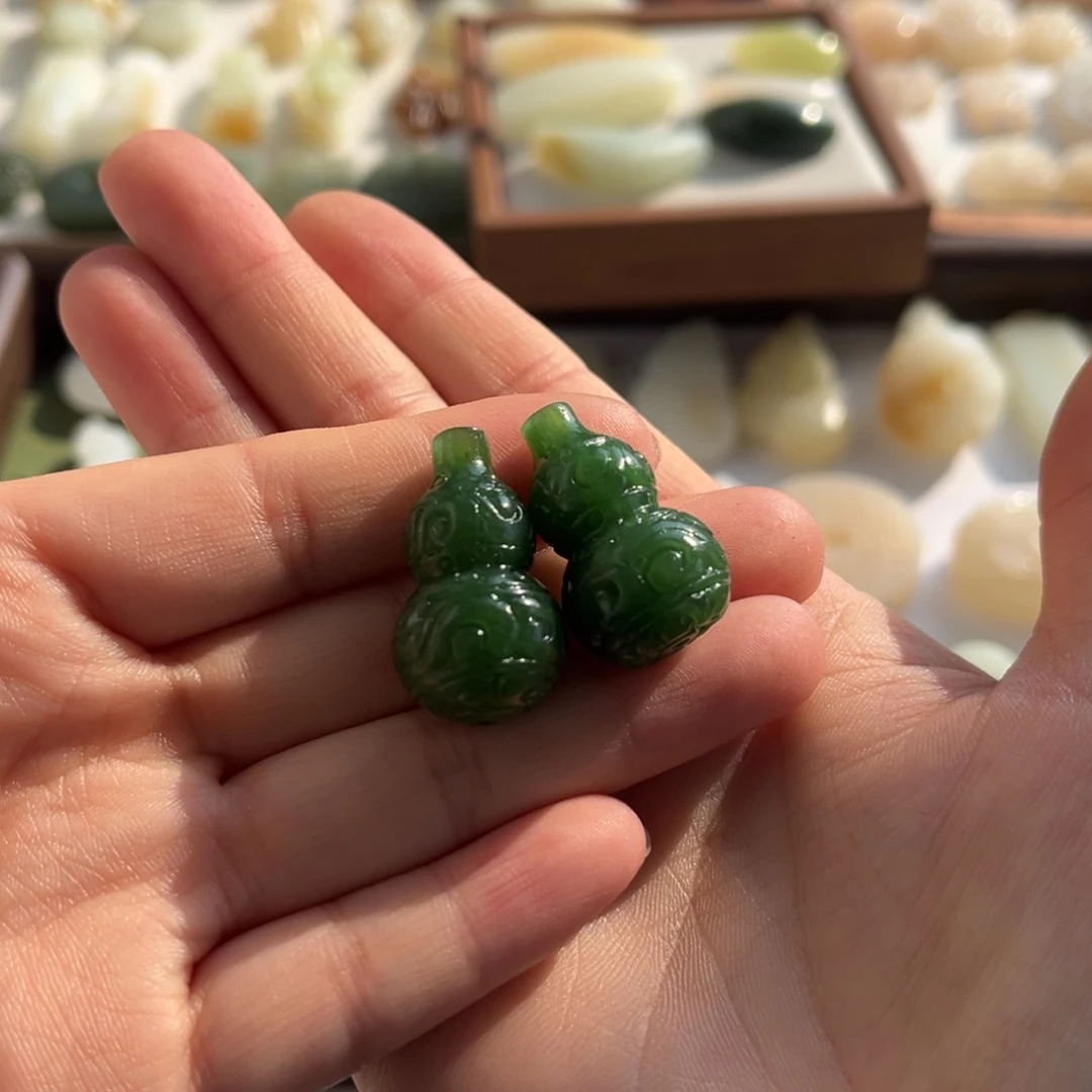 和田玉未镶嵌颈饰168一件