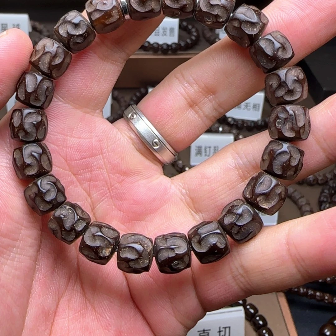 王***～椰蒂吊坠10乱山镶嵌单圈cvb