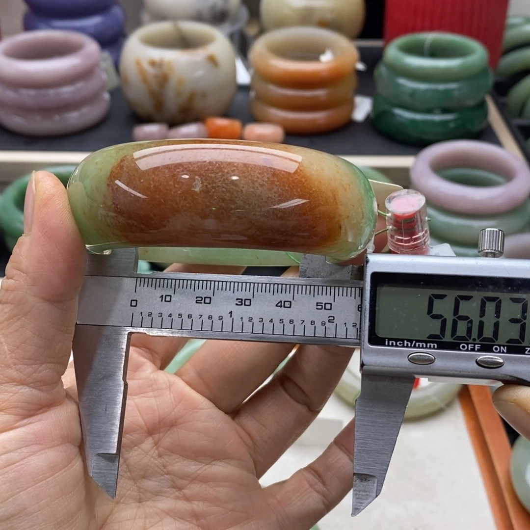 石英岩玉未镶嵌手镯