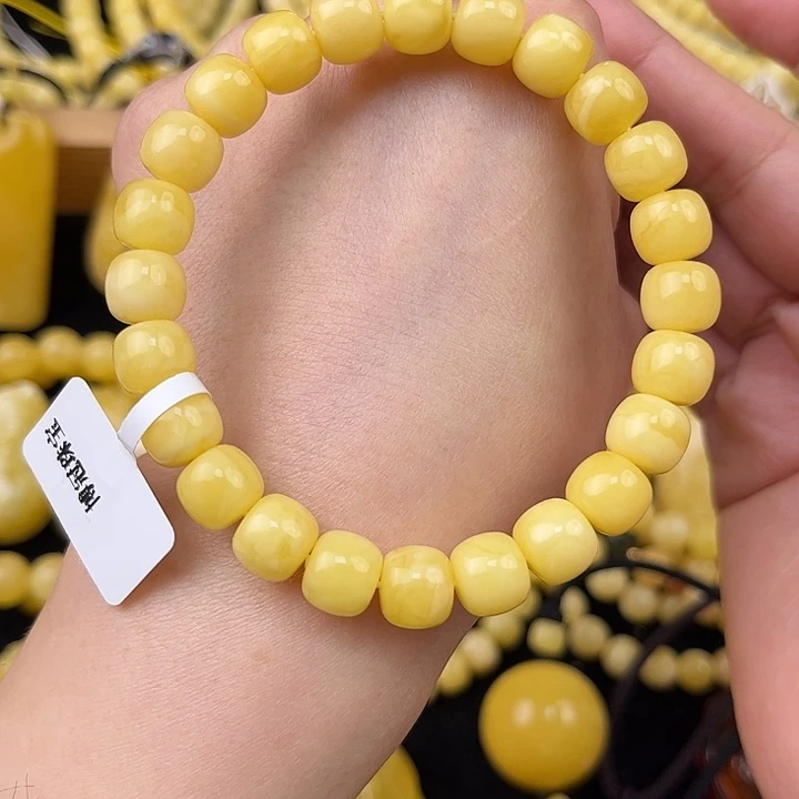 琥珀未镶嵌颈饰琥珀