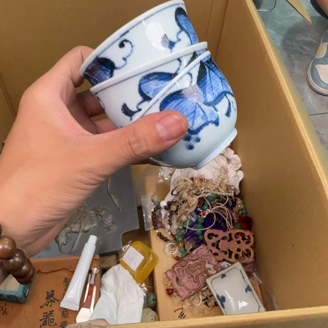 陶瓷孤品单件车里拍牛*王