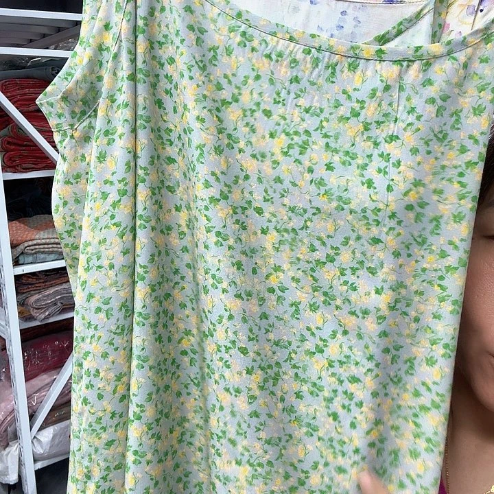 棉棉小绿花吊带裙