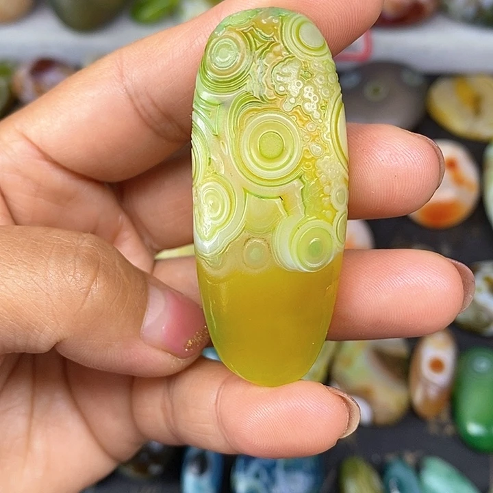 花眼玛瑙牌子无孔奇石