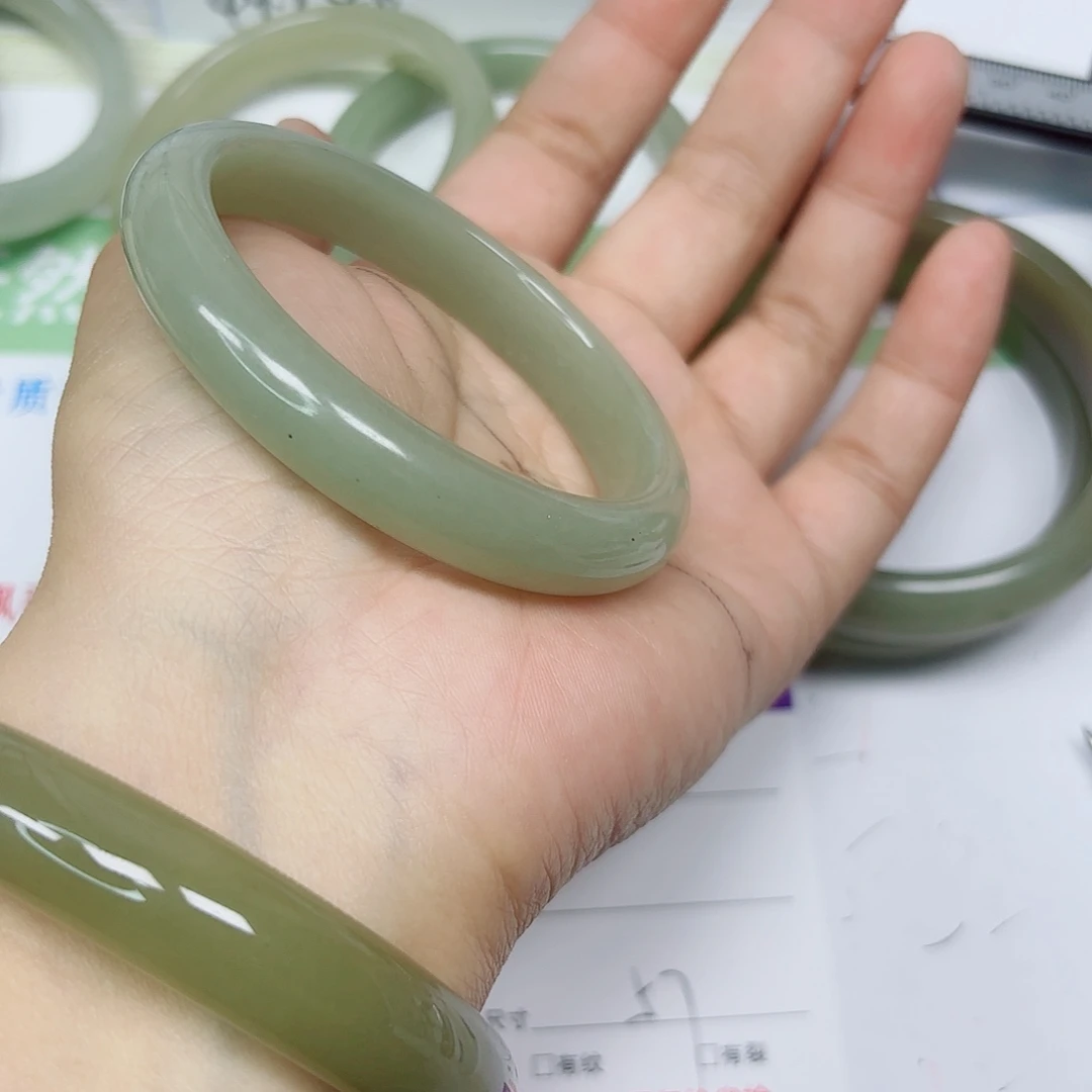 石英质玉未镶嵌手镯90/5657