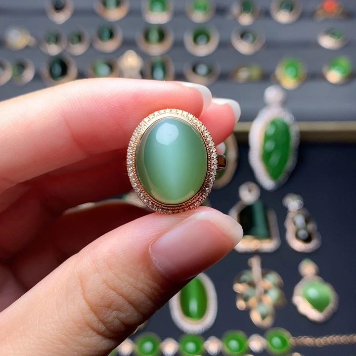 和田玉18K金镶嵌戒指