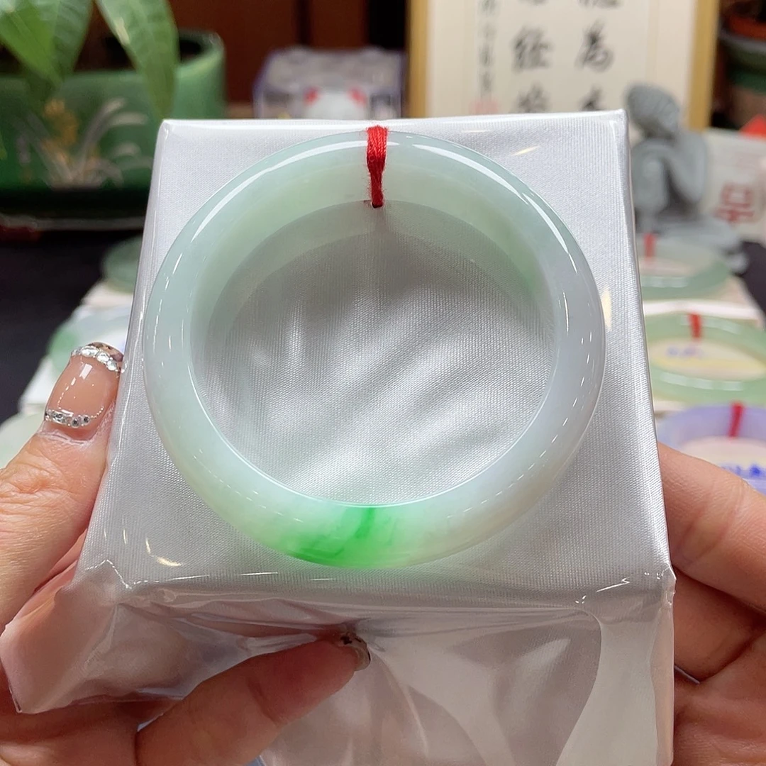 翡翠未镶嵌手镯3 号