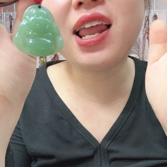 东陵石未镶嵌颈饰瑕疵