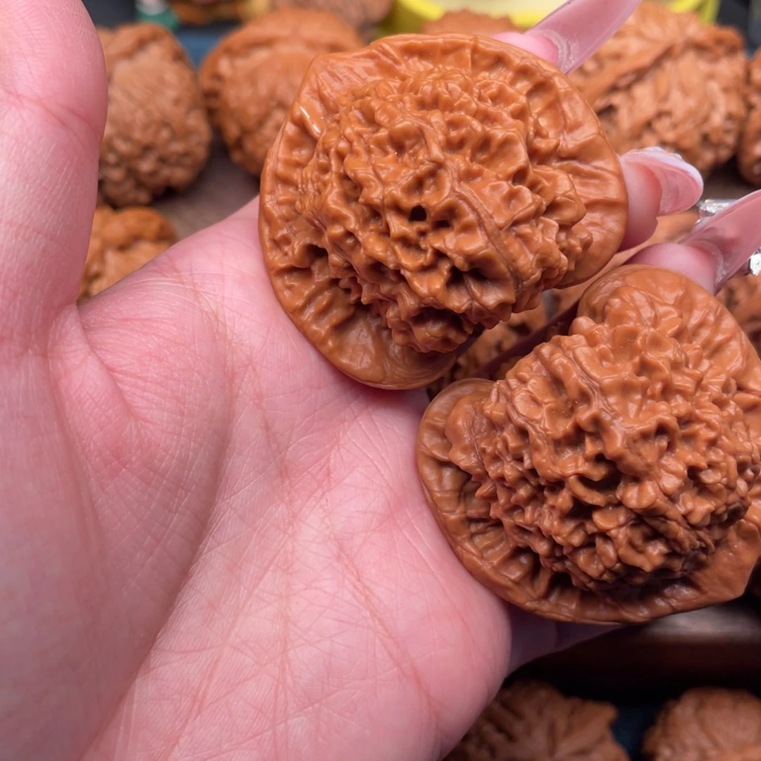 文玩核桃把件全品麒麟纹官帽48，大凹底